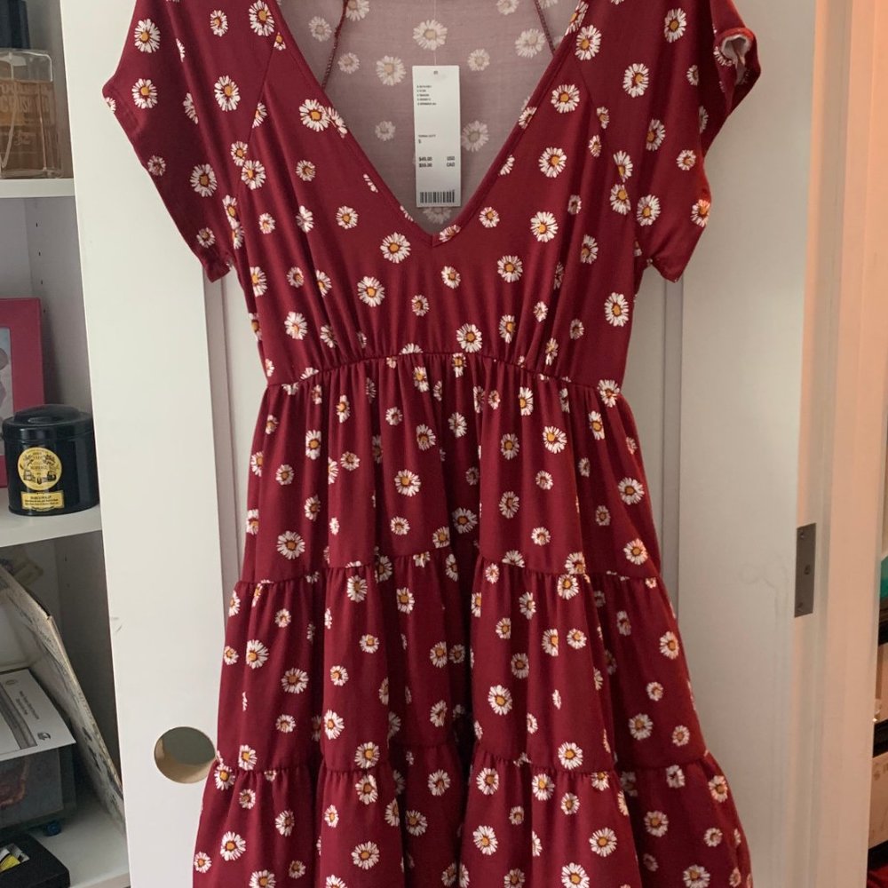 URBAN OUTFITTERS - red/daisy print baby doll dress
